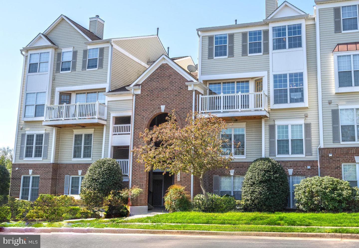 21841 Baldwin Square #301 photo 1