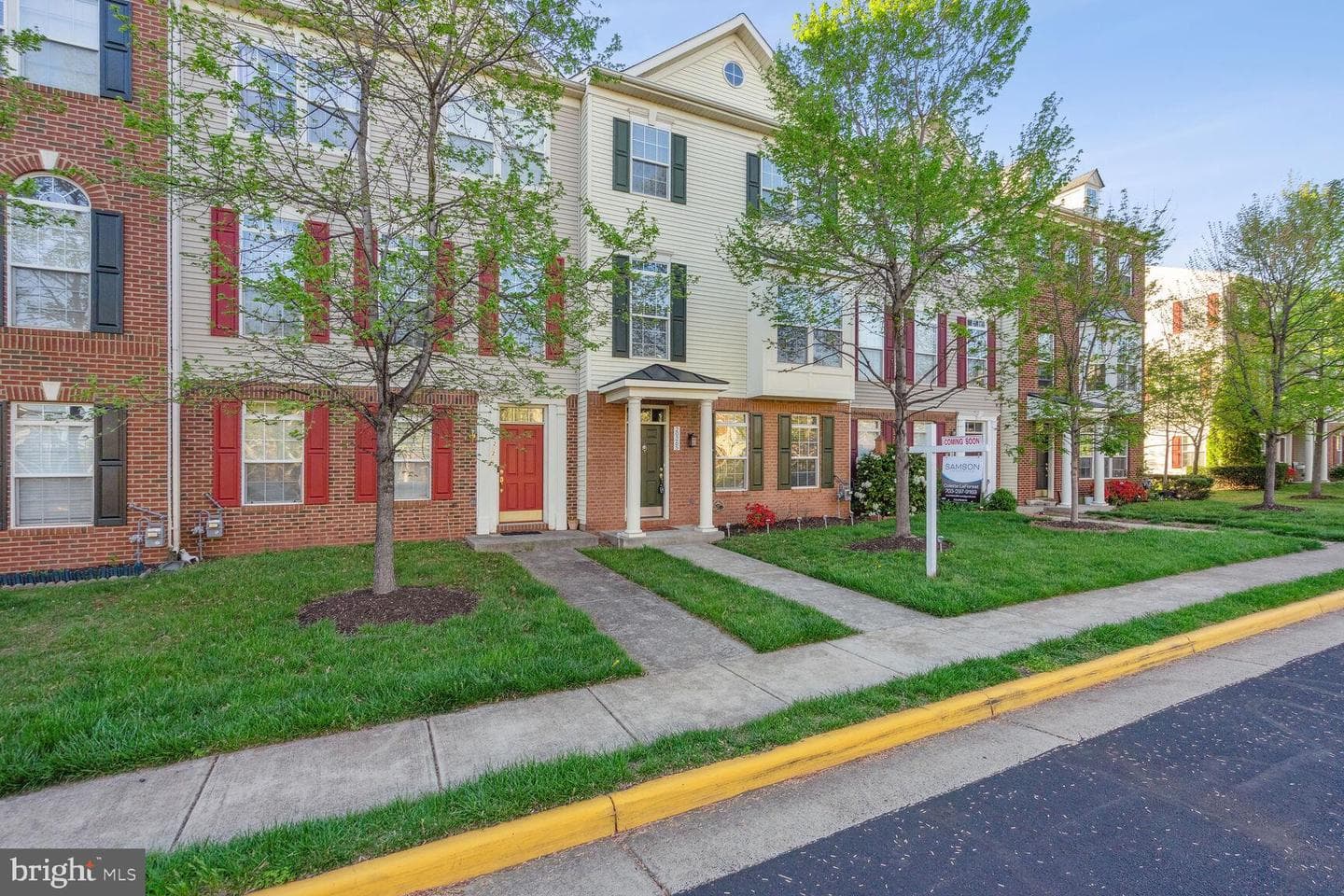 20265 Seneca Square photo 1