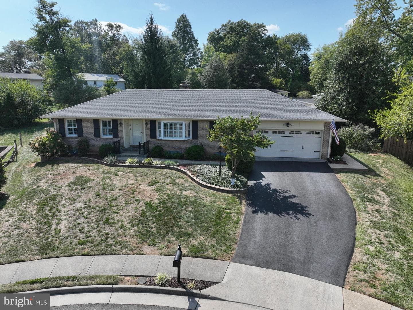 313 Belmont Place SW photo 1
