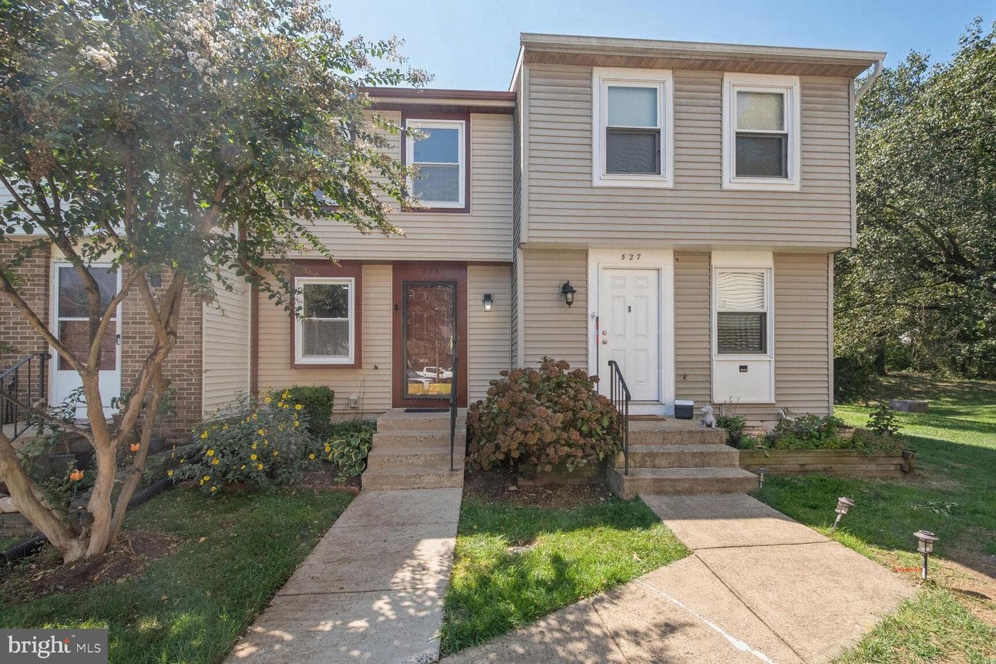 525 Brethour Court photo 1