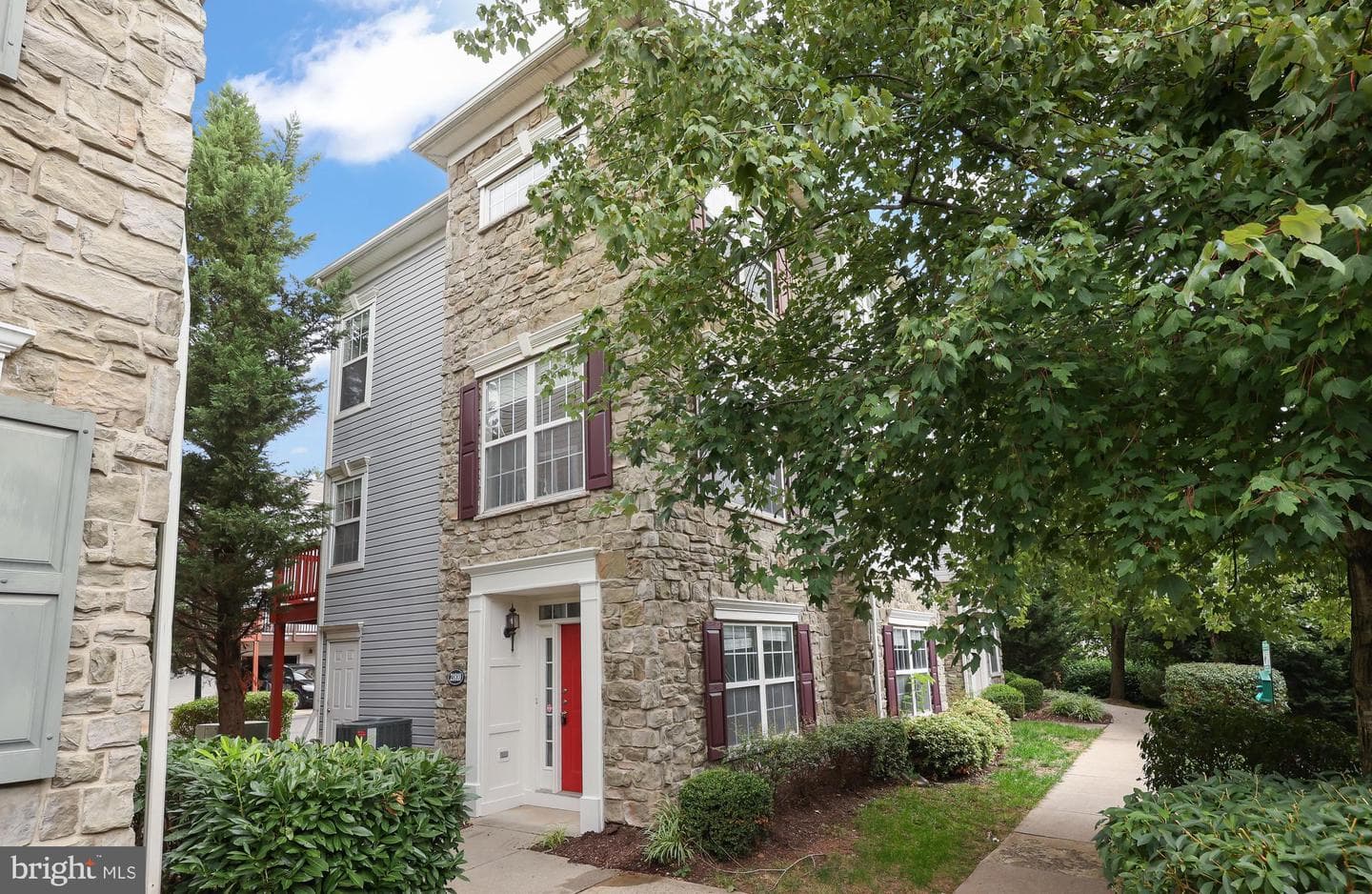 21810 Petworth Court photo 1