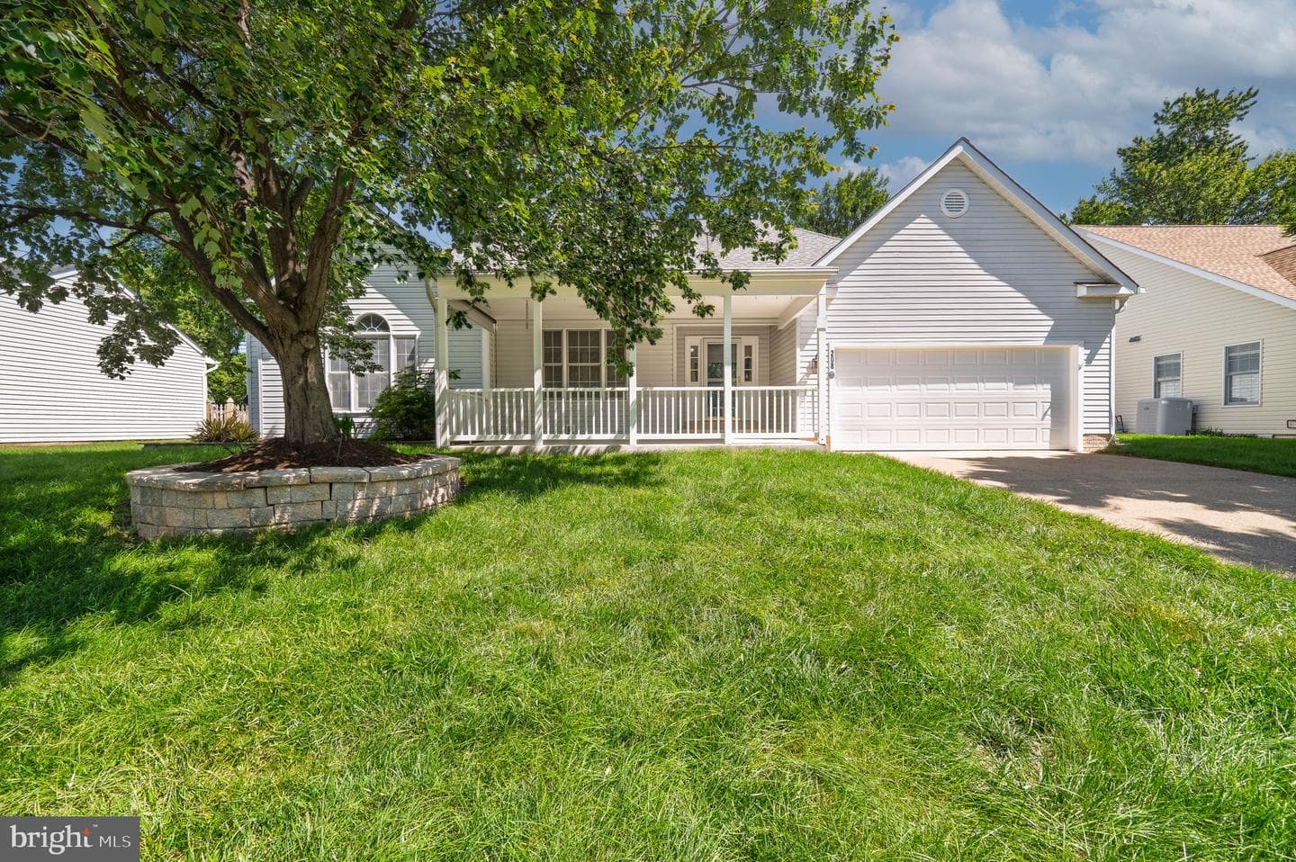 208 Cranbrook Drive NE photo 1