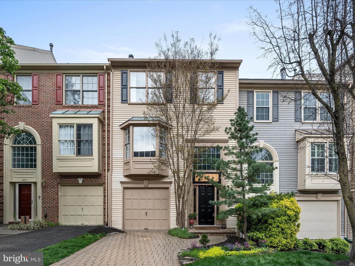 892 Tall Oaks Square SE photo 1