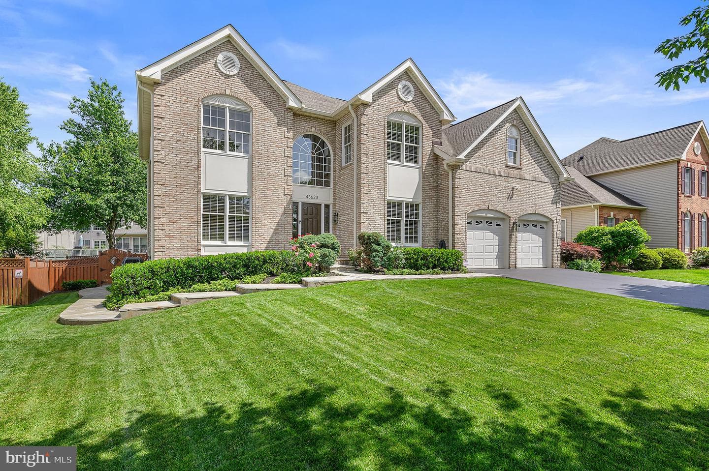 43623 London Way photo 1