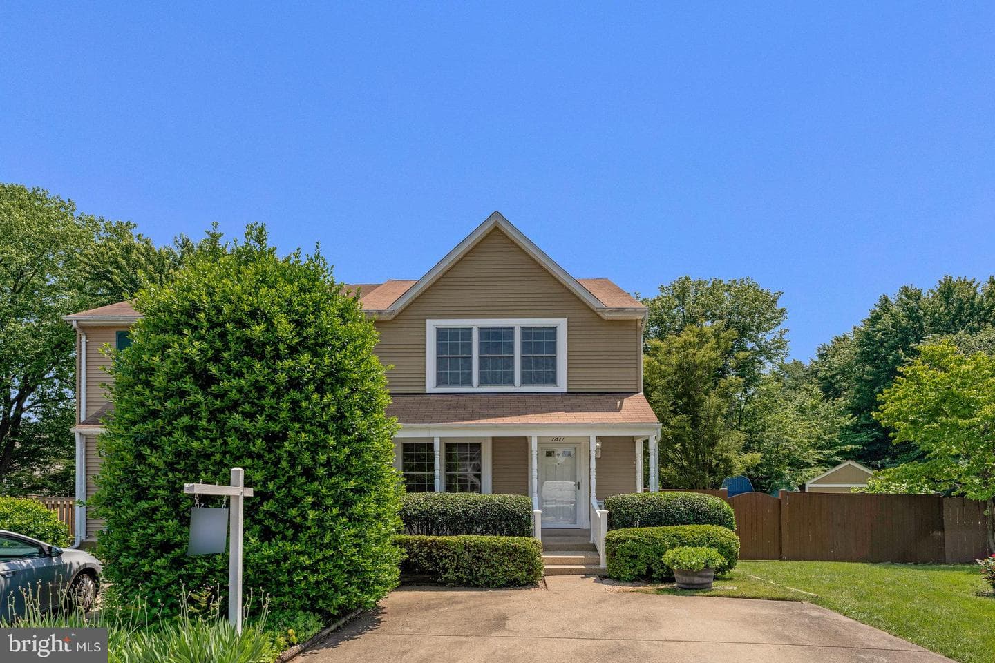 1011 Forbes Court NE photo 1
