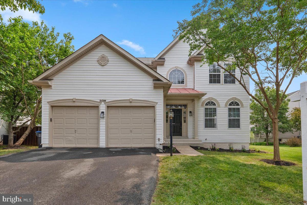 21788 Regents Park Circle photo 1