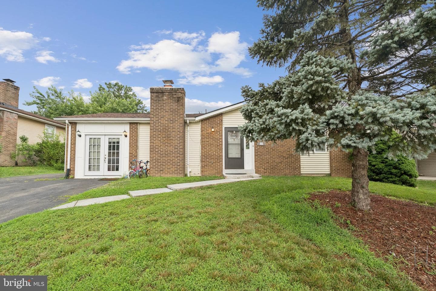 805 N York Road photo 1