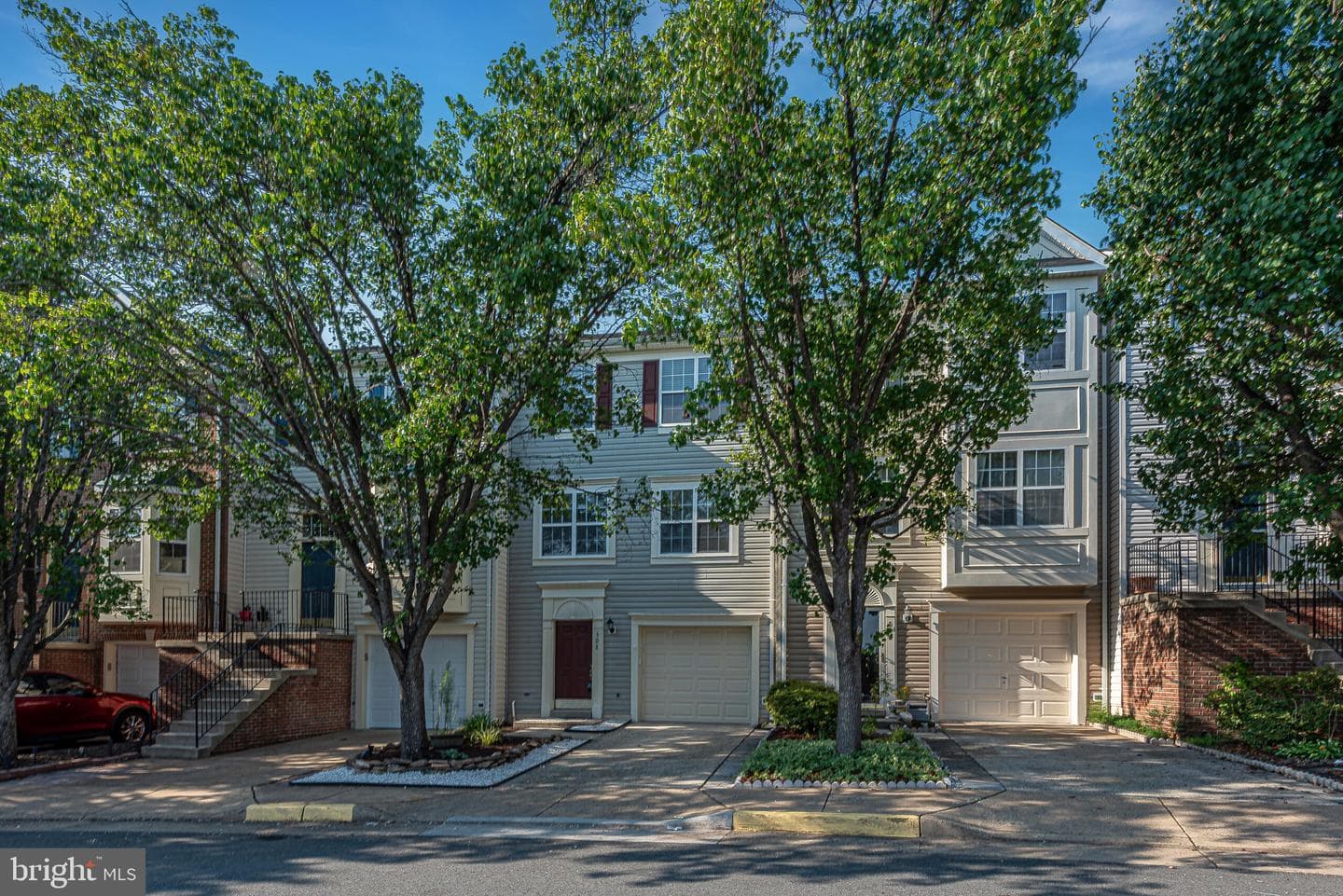 508 Kalmia Square NE photo 1