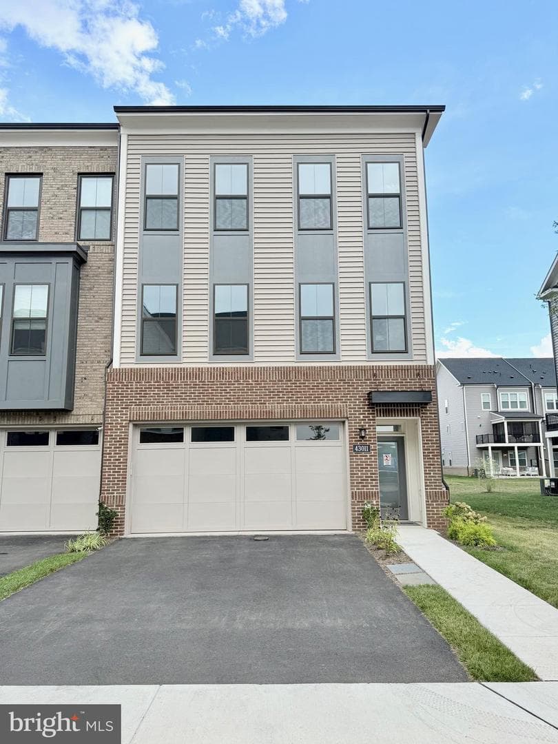 43011 Debonair Terrace photo 1