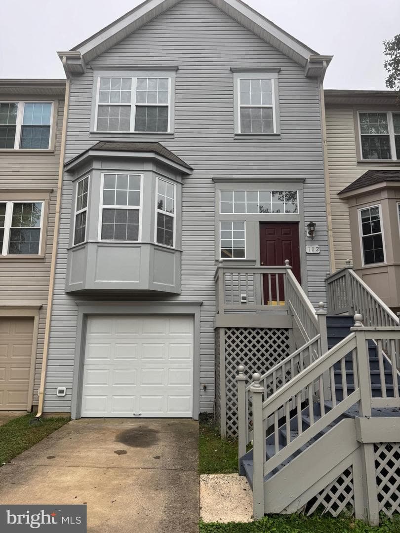 102 Frazer Drive photo 1