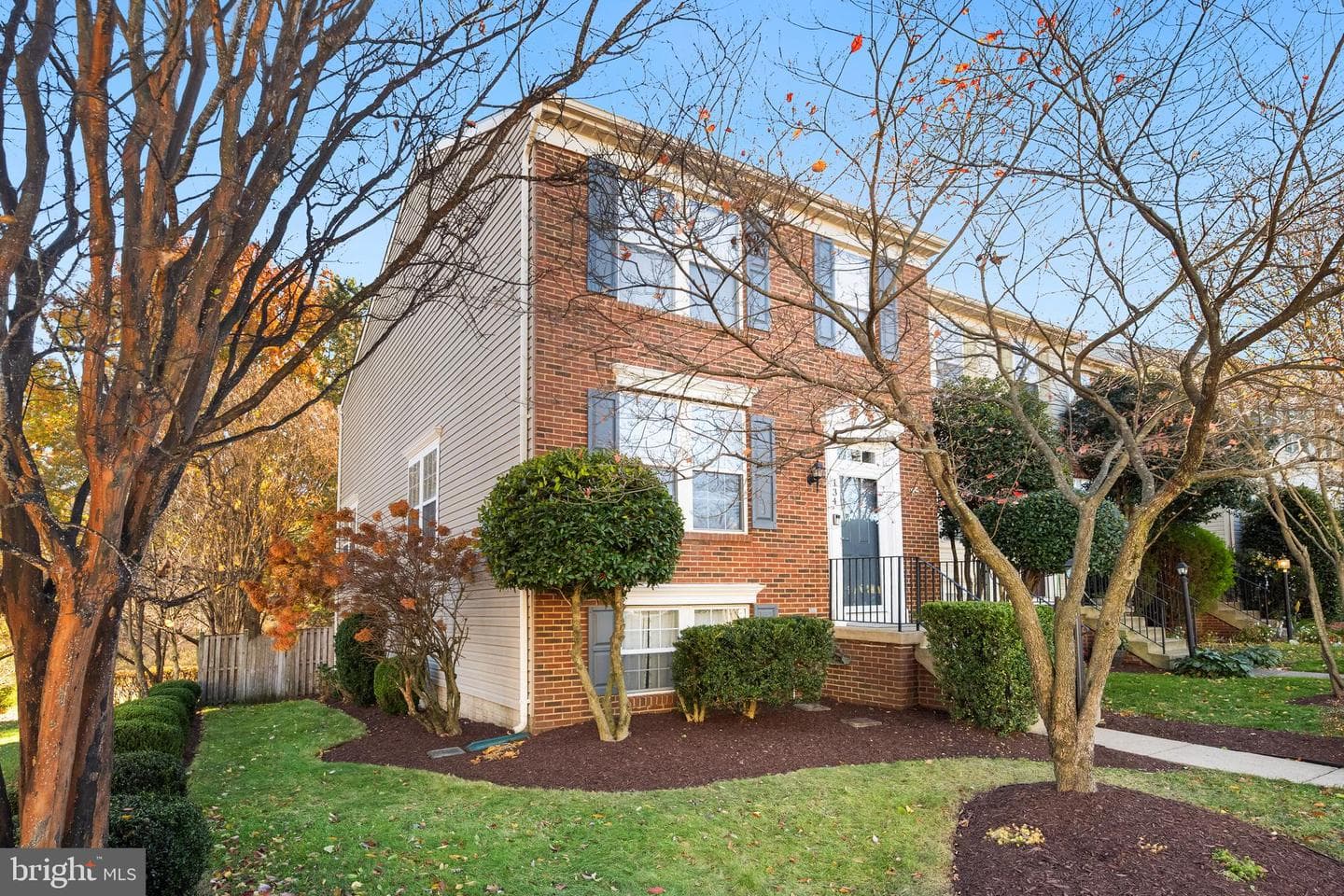 134 Shirley Square SE photo 1