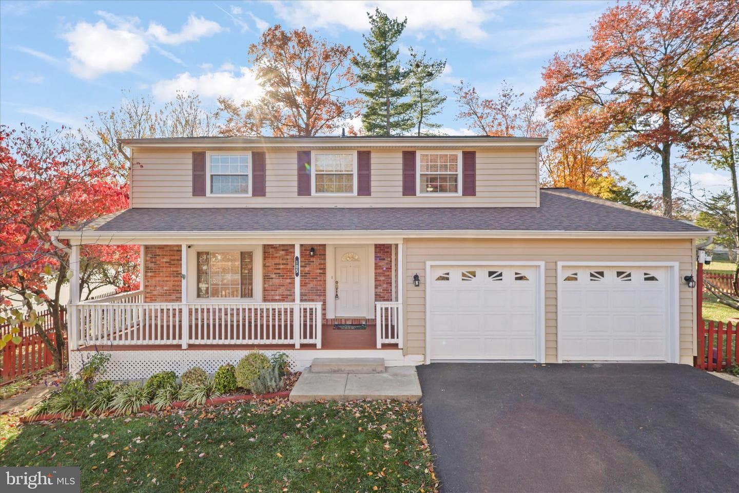 105 Deerwood Court photo 1