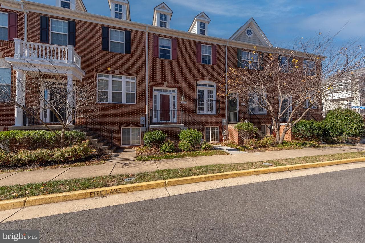 20657 Maitland Terrace photo 1