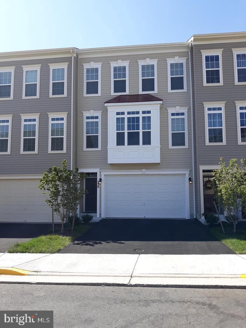220 Apsley Terrace photo 1