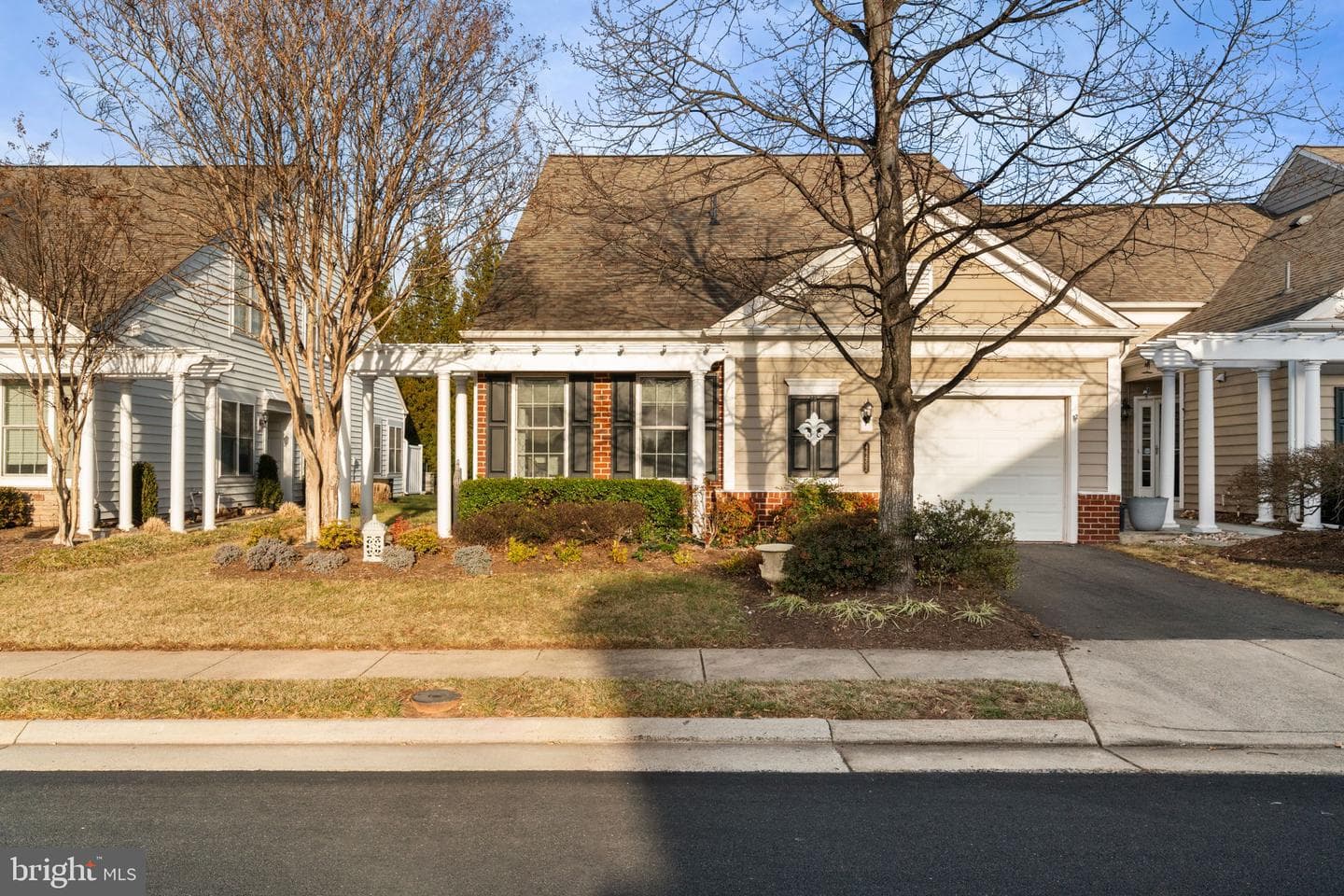 44452 Oakmont Manor Square photo 1