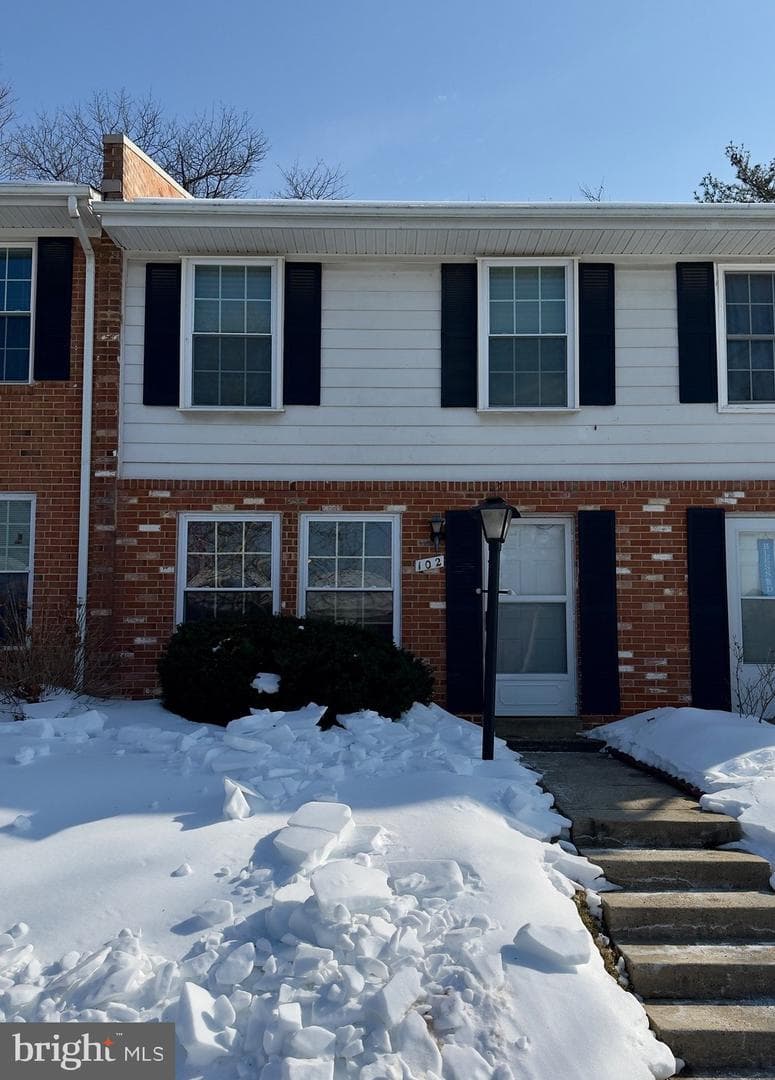 102 N Duke Drive photo 1
