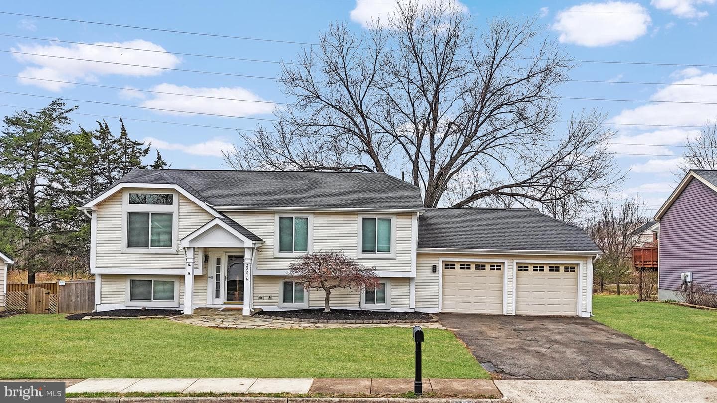 22216 Stablehouse Drive photo 1