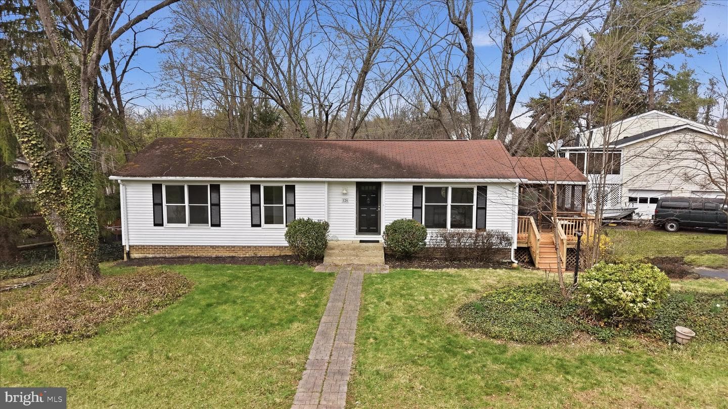 126 Applewood Court