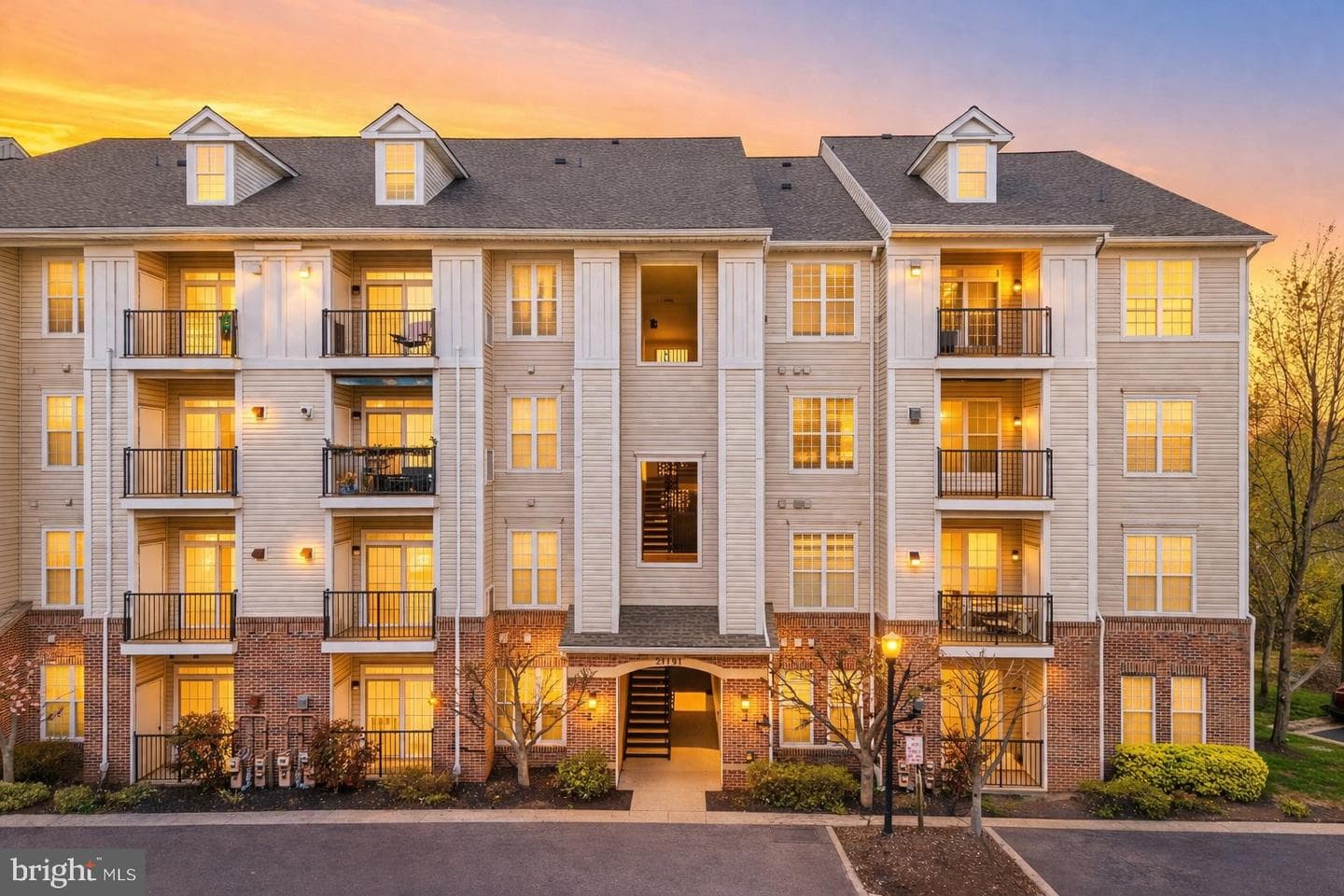 21191 McFadden Square #407