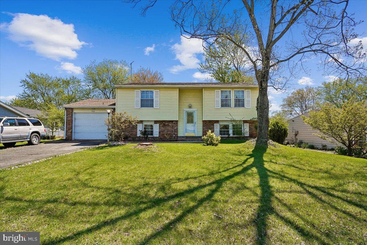 712 N Sterling Boulevard