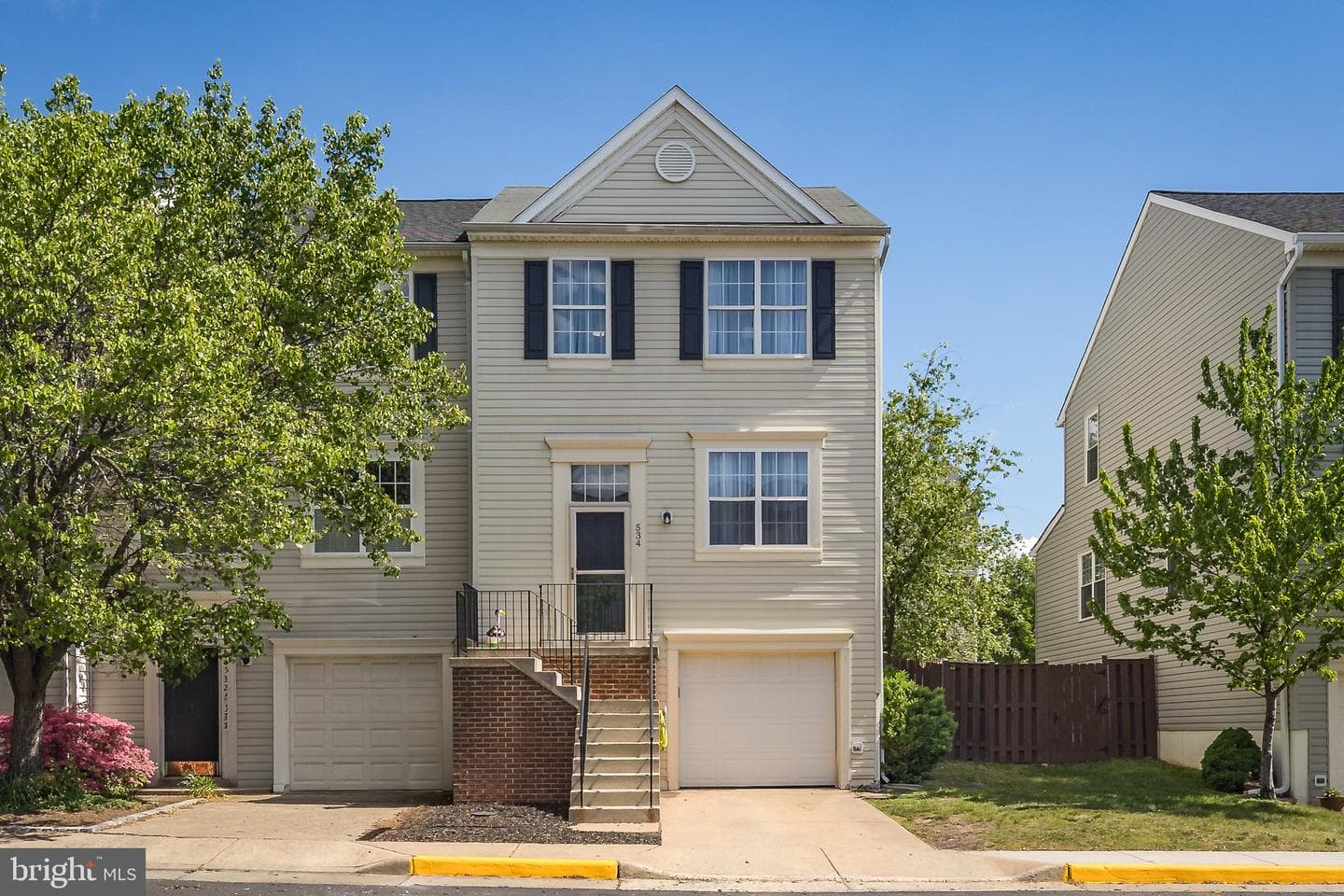 534 Kalmia Square NE photo 1
