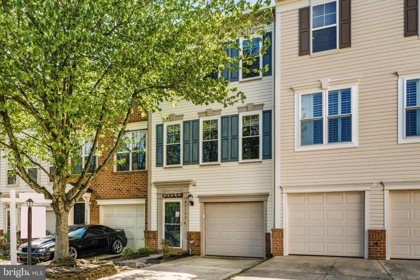 43153 Huntsman Square