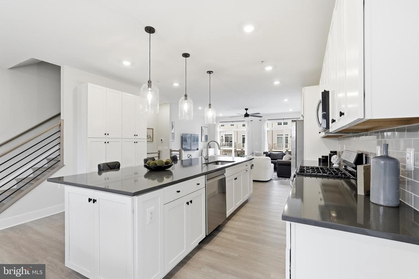 22801 Tawny Pine Square