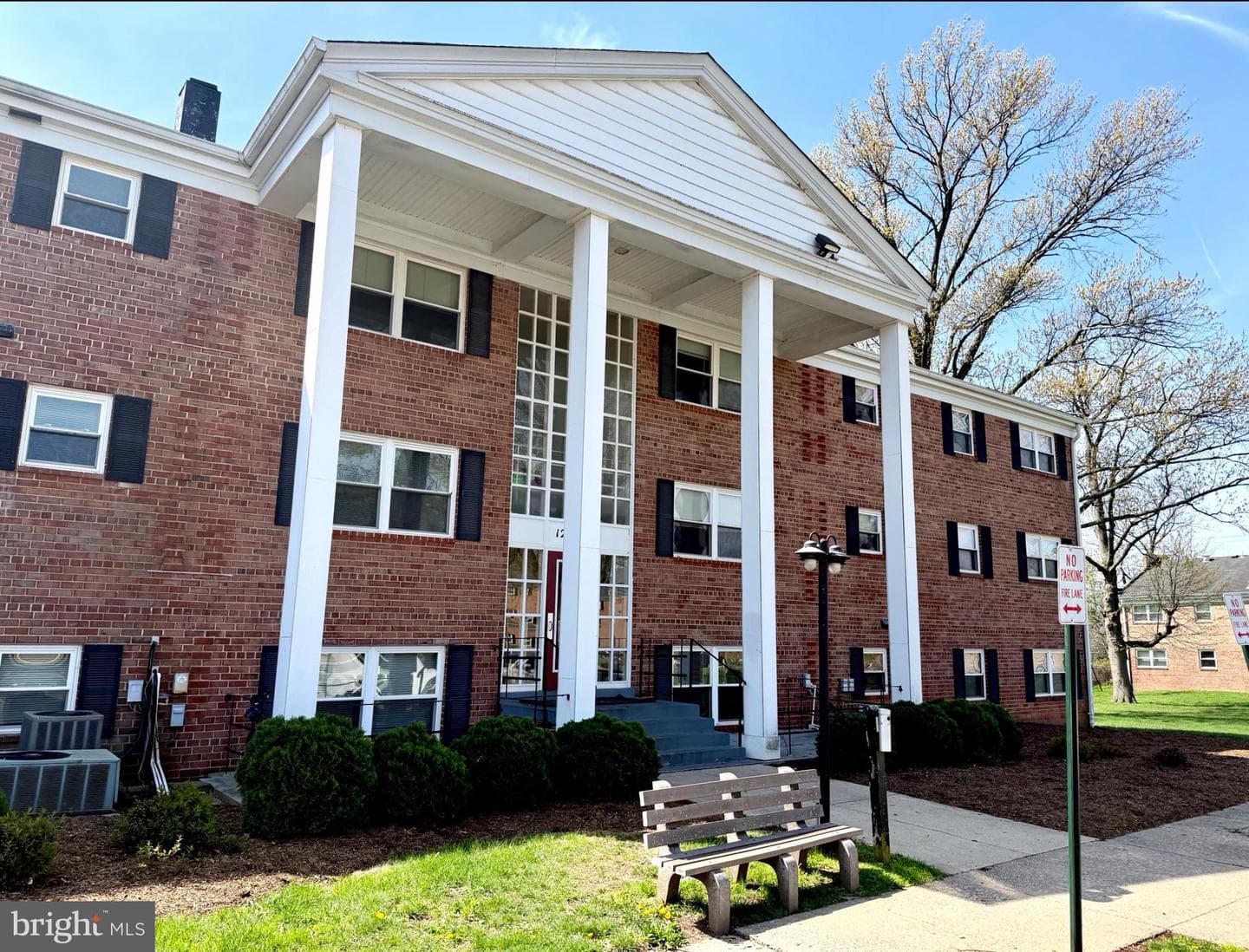 120 Washington Street NE #9