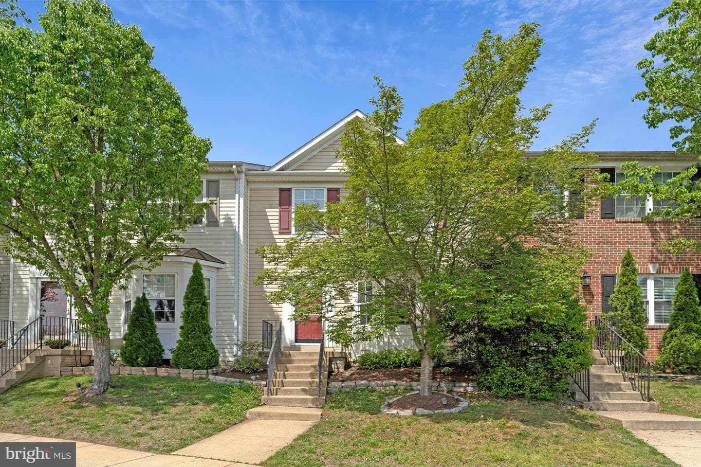 272 Golden Larch Terrace NE photo 1