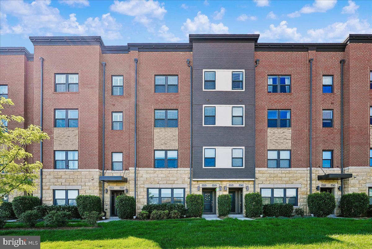 44784 Tiverton Square