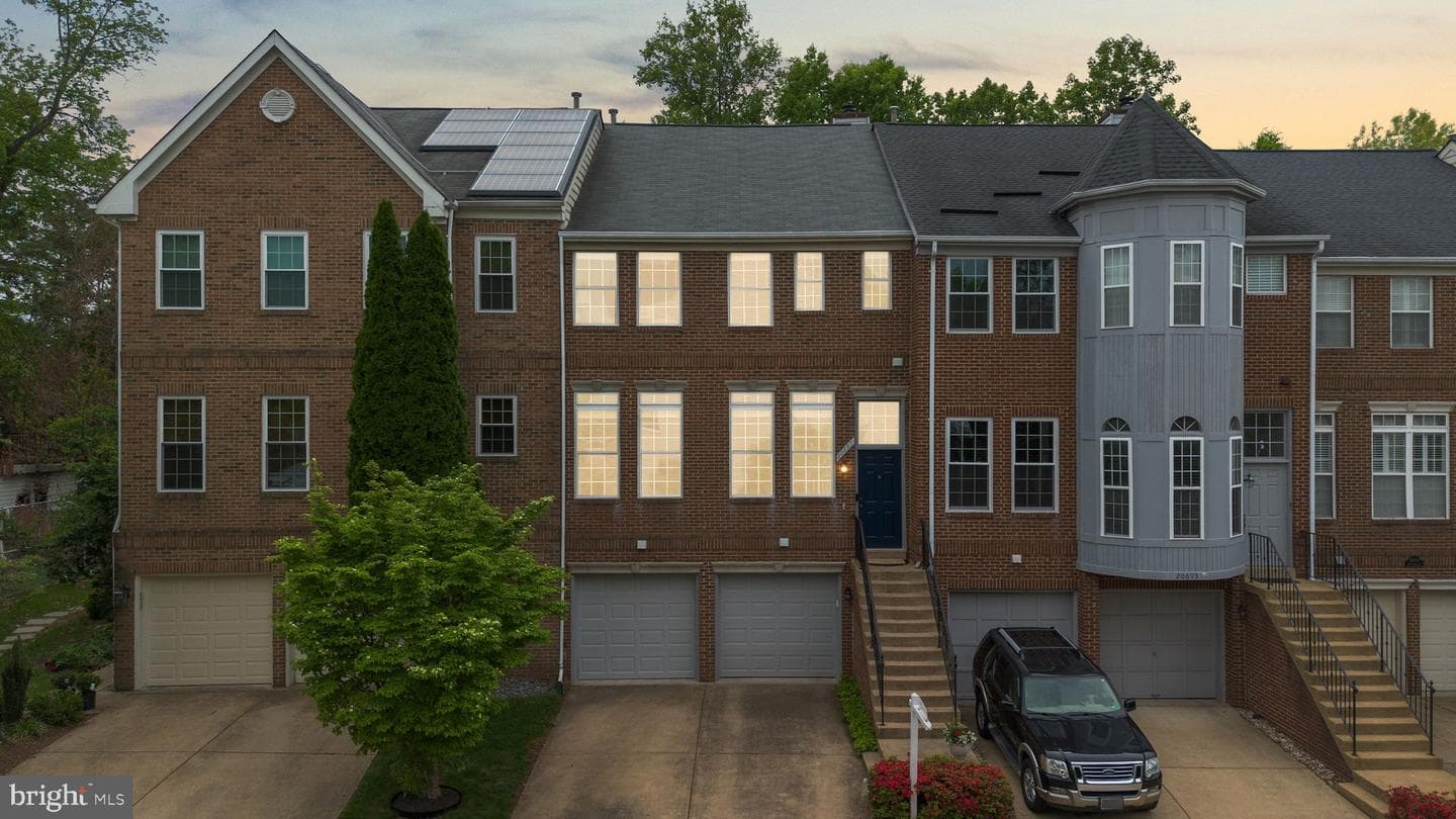 20695 Riptide Square photo 1