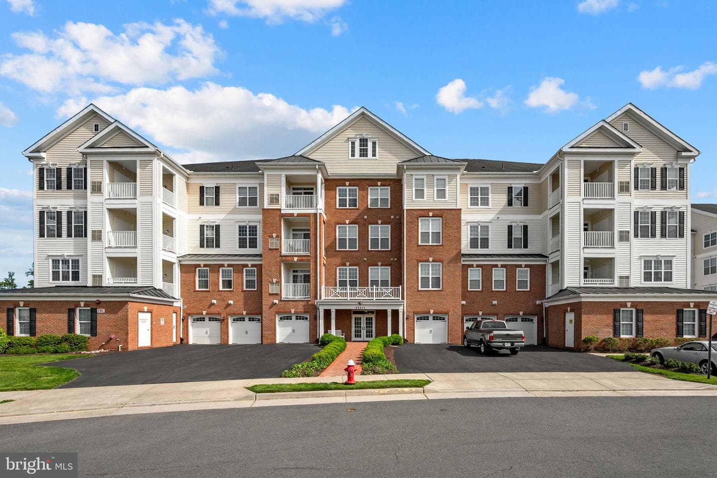 44605 York Crest Terrace #300