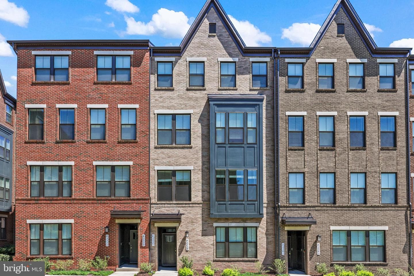 43339 Goshen Run Square