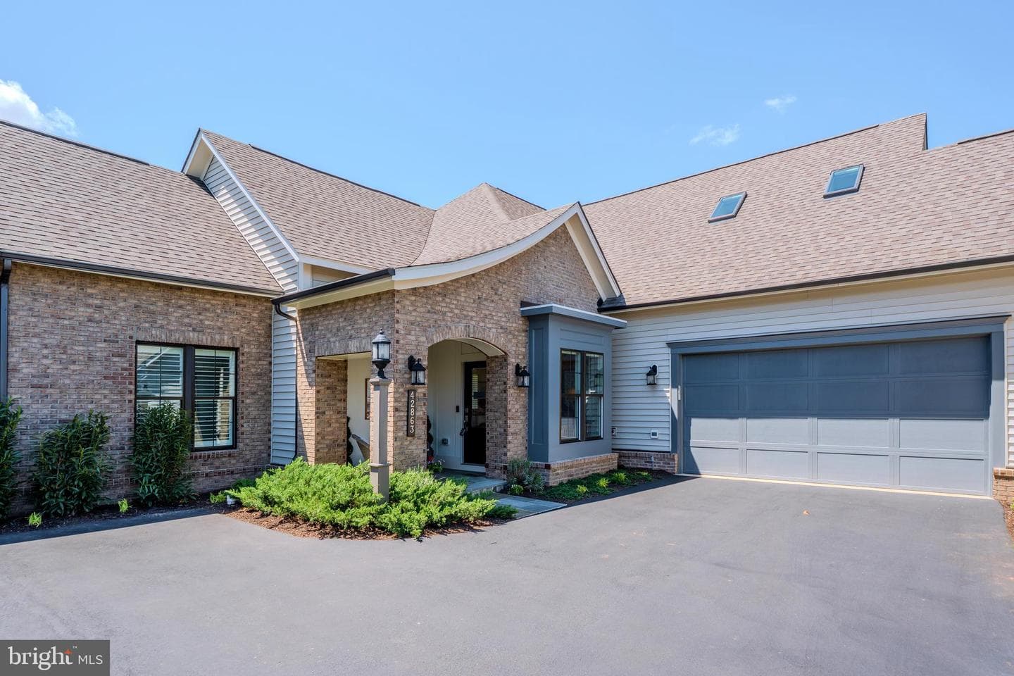 42863 Beaver Crossing Square photo 1