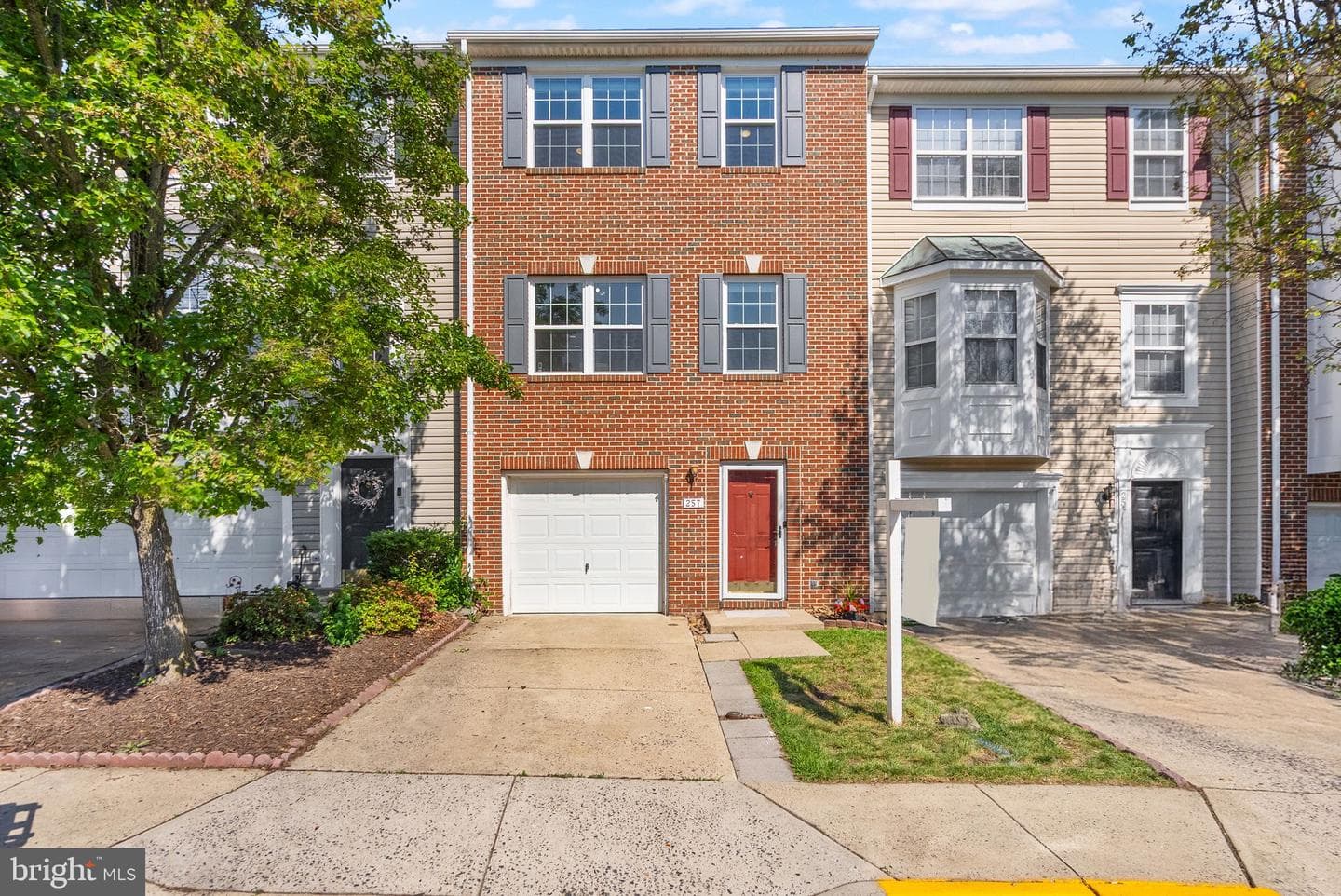257 Golden Larch Terrace NE photo 1