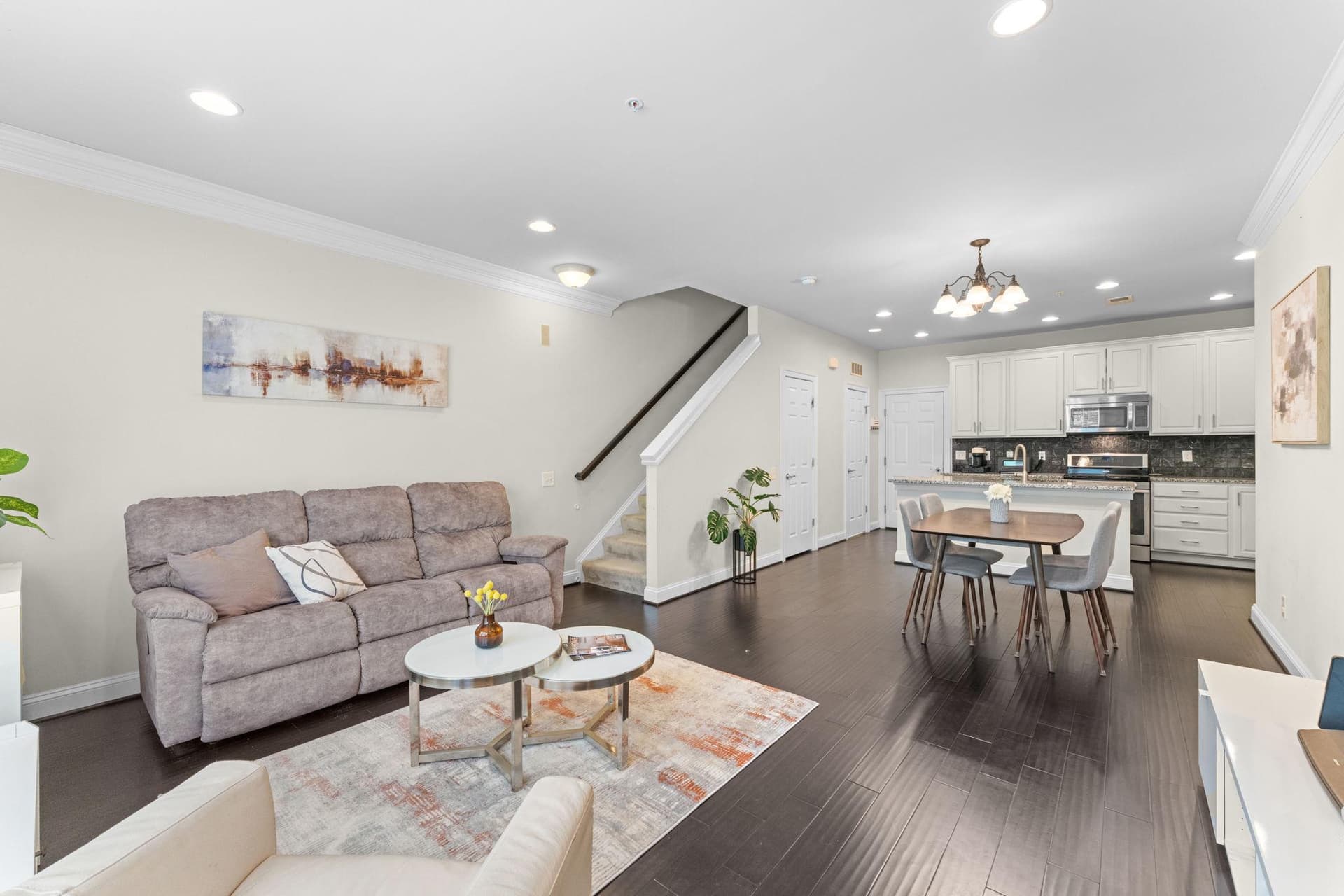 42831 Burrell Square