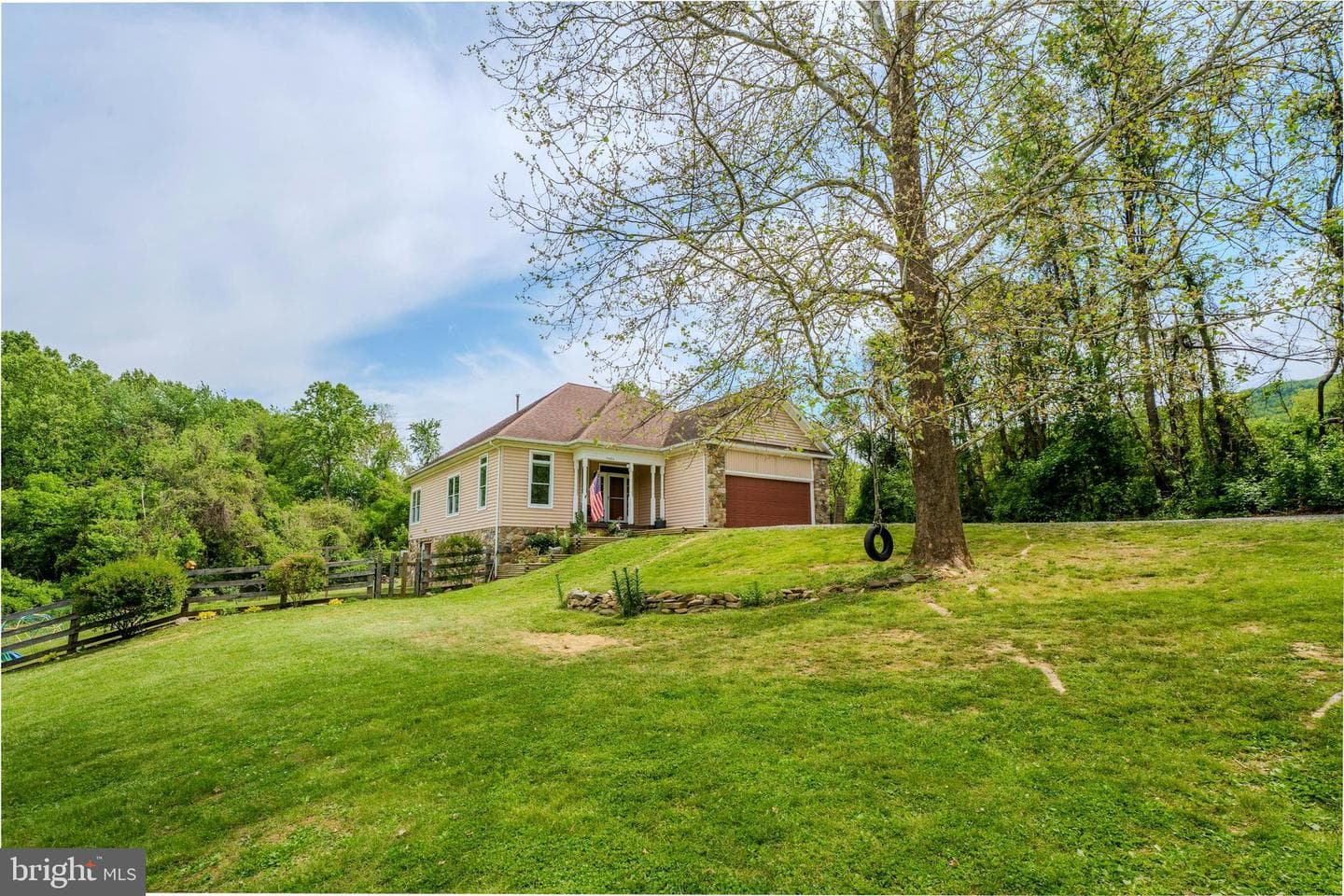 11404 Russell Road photo 1