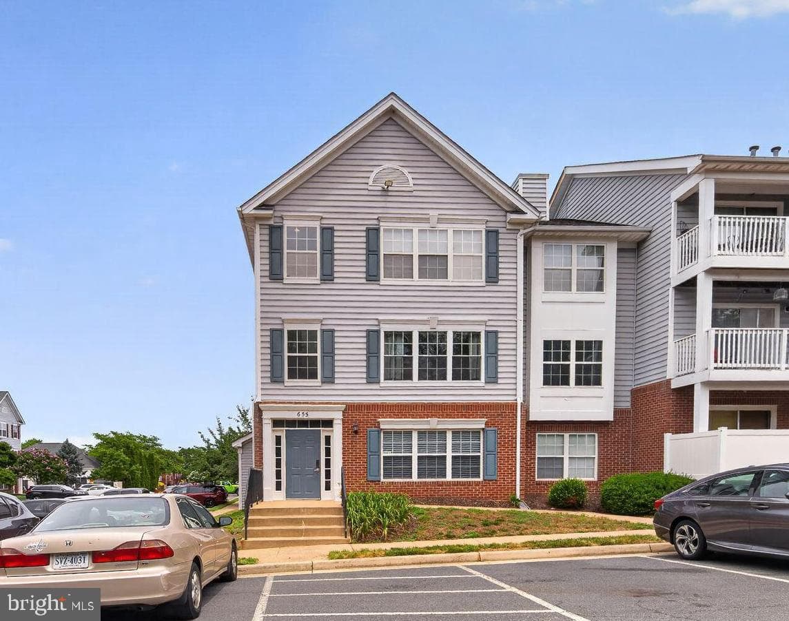 655 Constellation Square SE #b