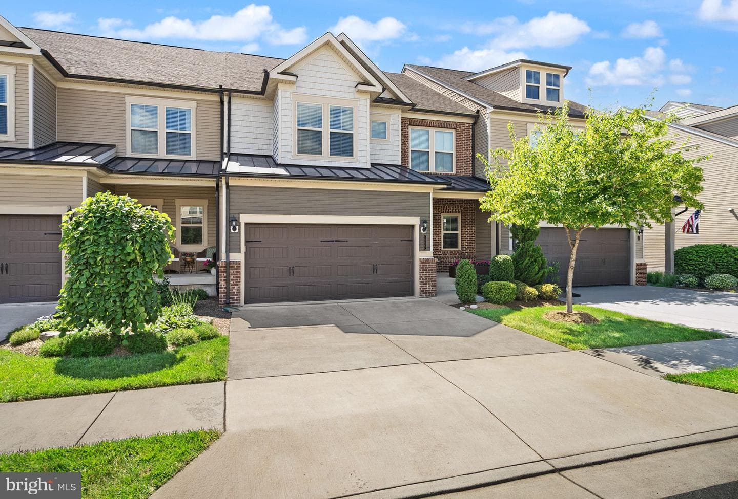 19847 Silvery Blue Terrace