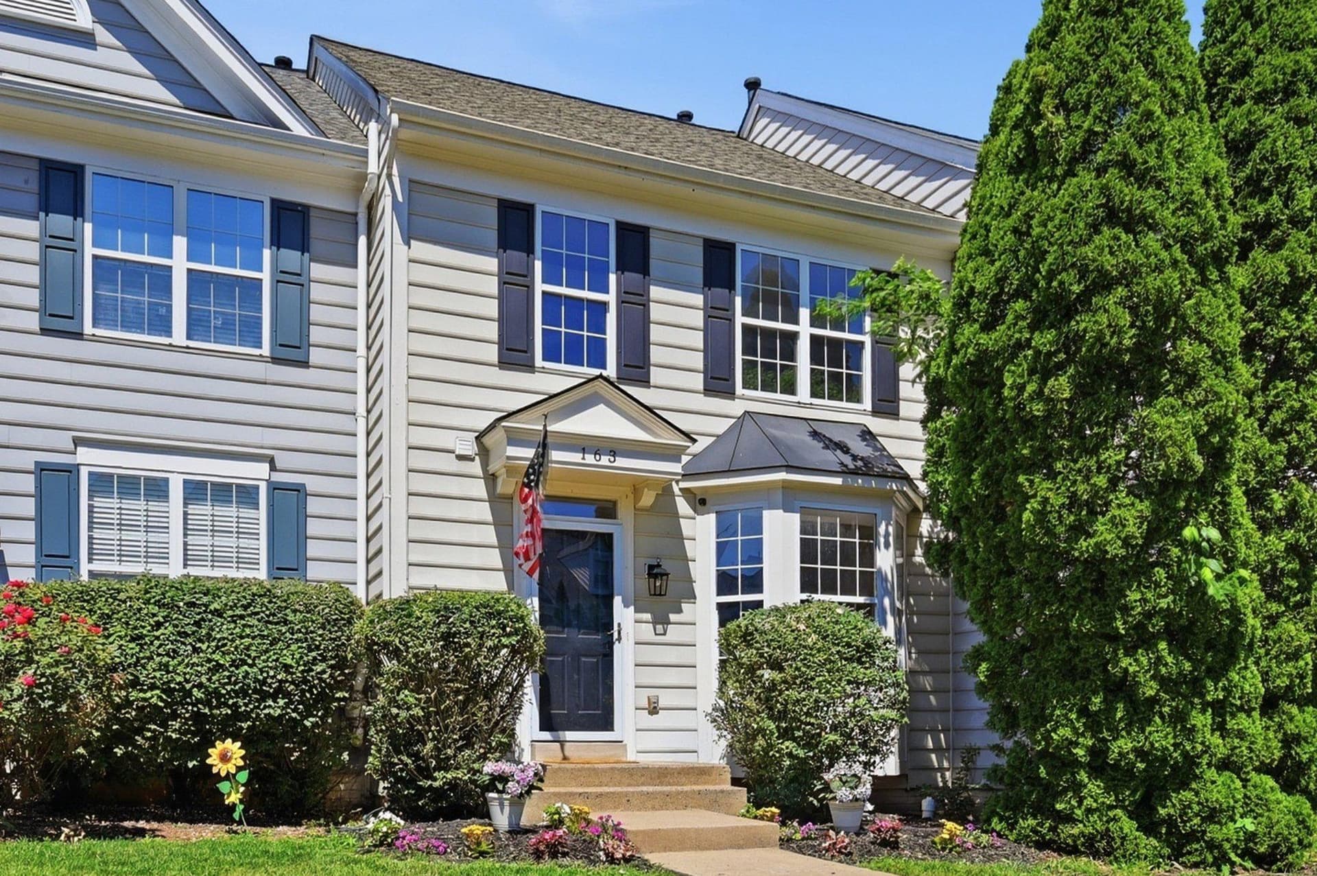 163 Connery Terrace SW