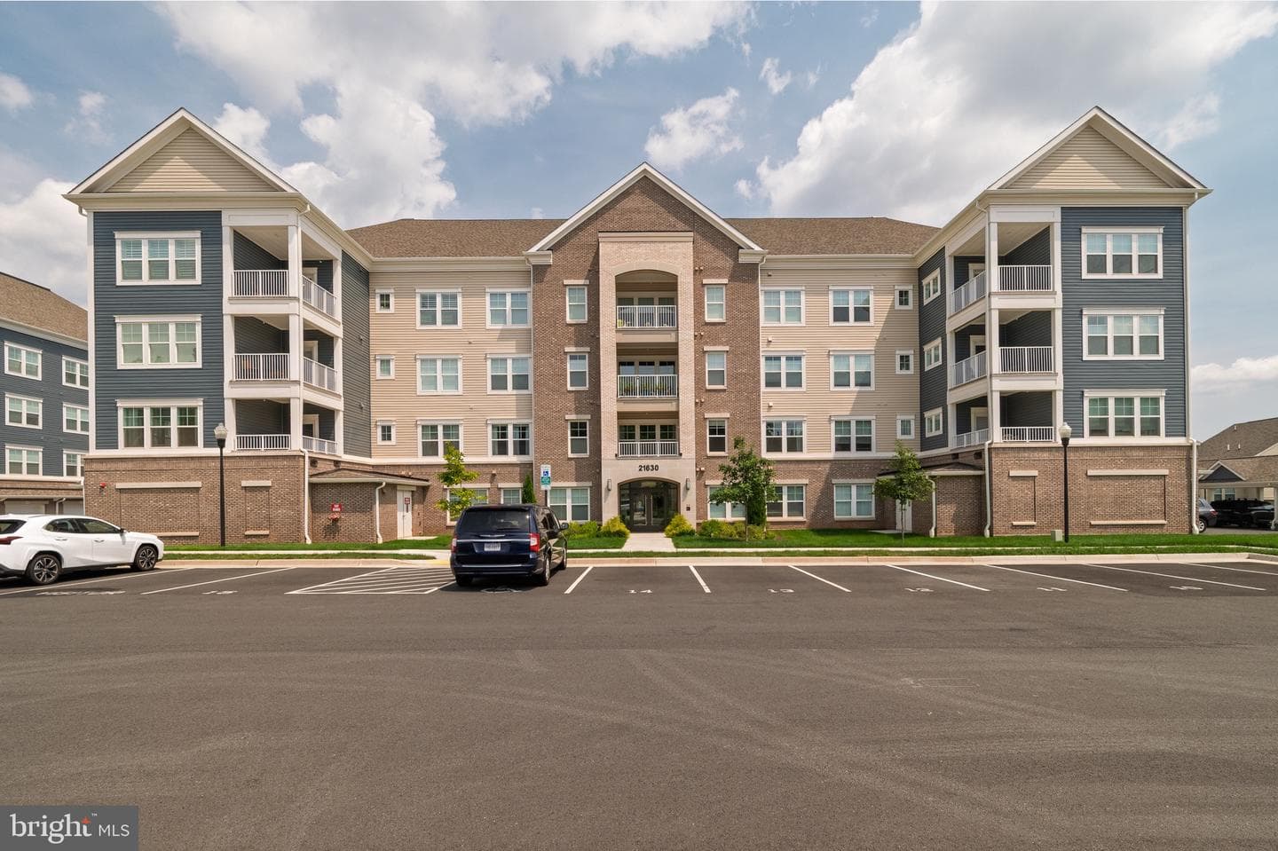 21630 Hawksbill High Circle #406, Sterling