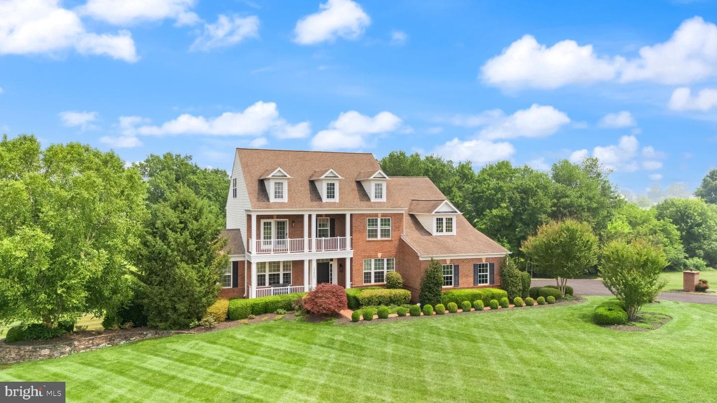 23044 Creighton Farms Drive, Leesburg