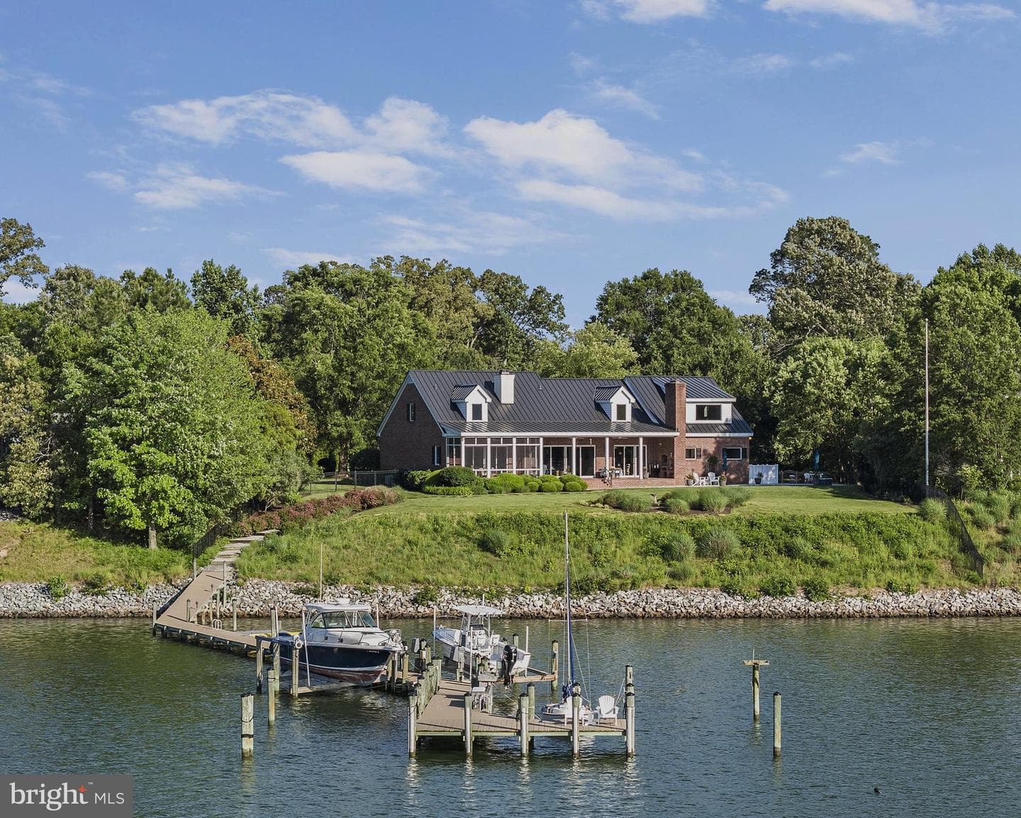 125 Oyster Point photo 1