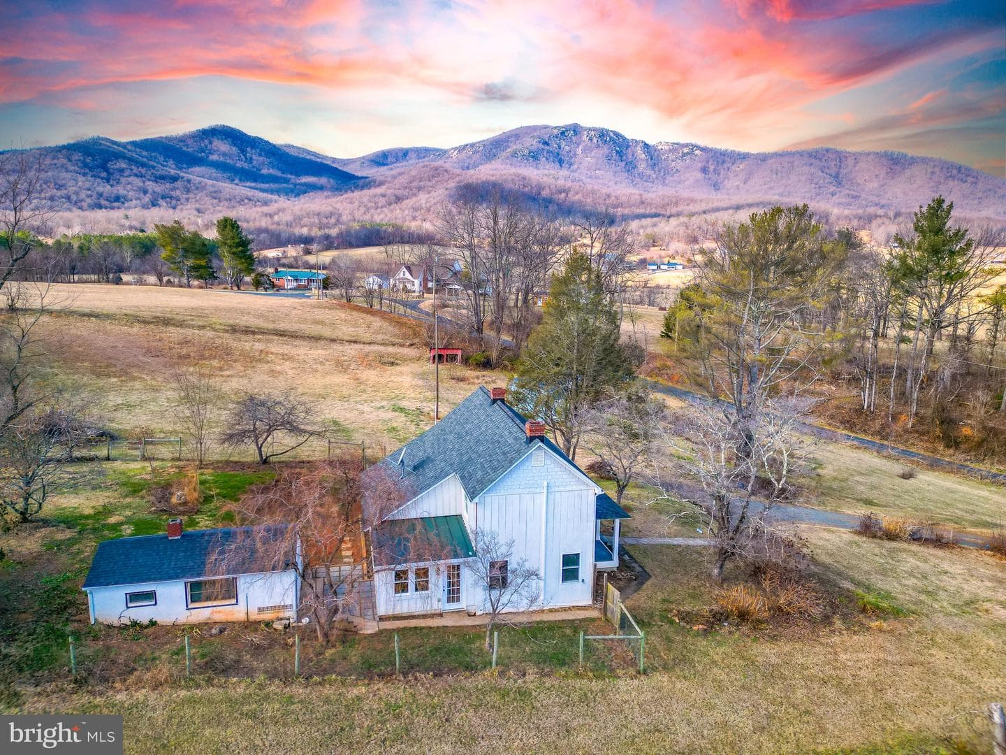 3828 Etlan Rd photo 1
