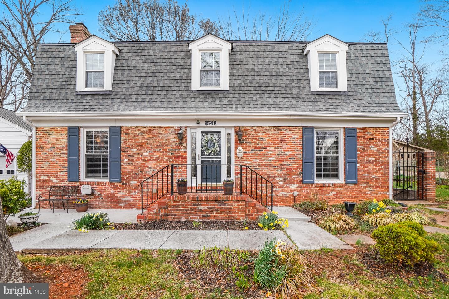 8749 Weir Street photo 1