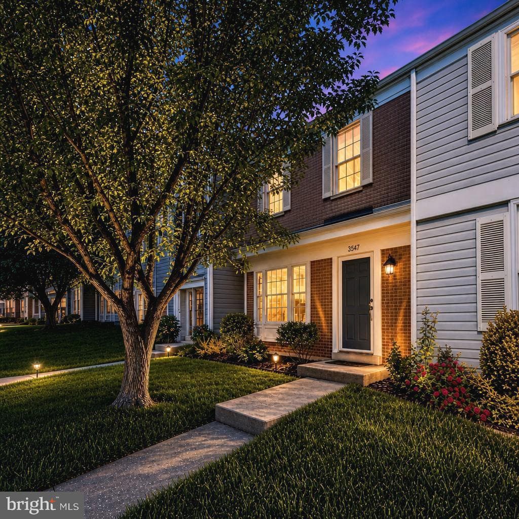 8987 McDowell Commons