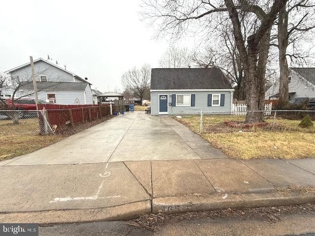 165 Cabbel Drive photo 1