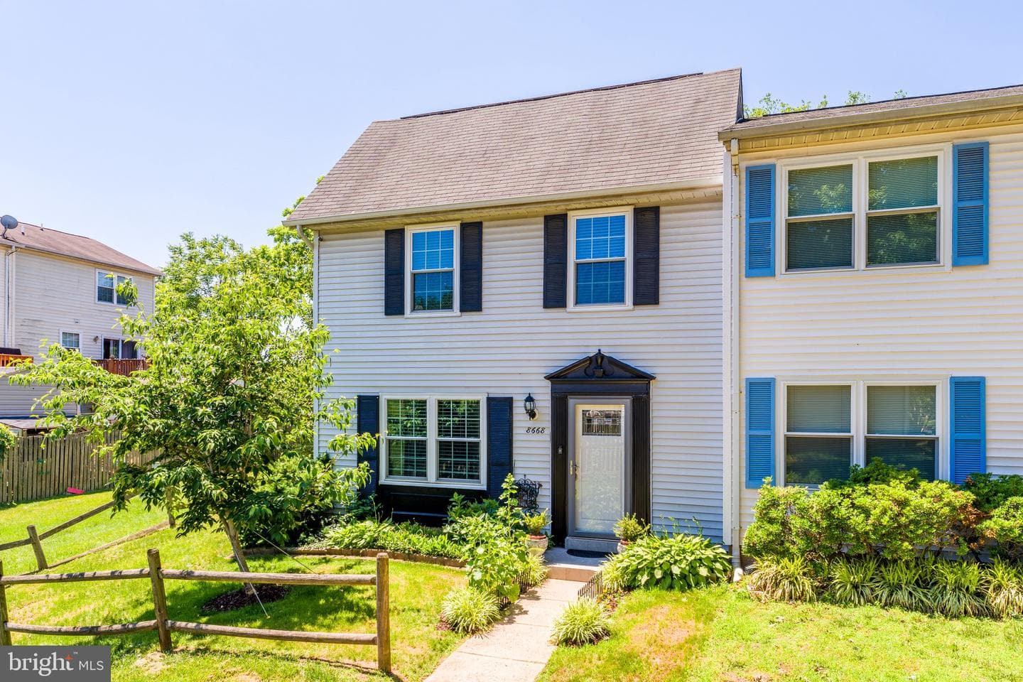 8668 Woodhue Court