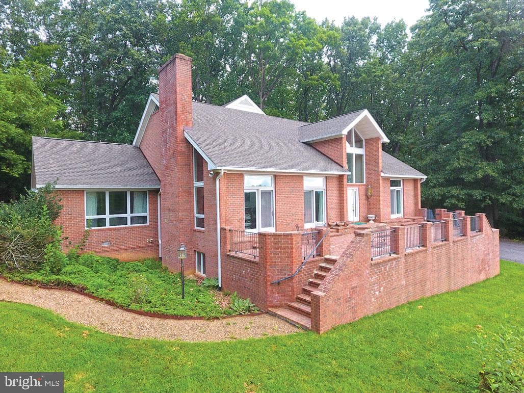 1505 Highland Circle photo 1
