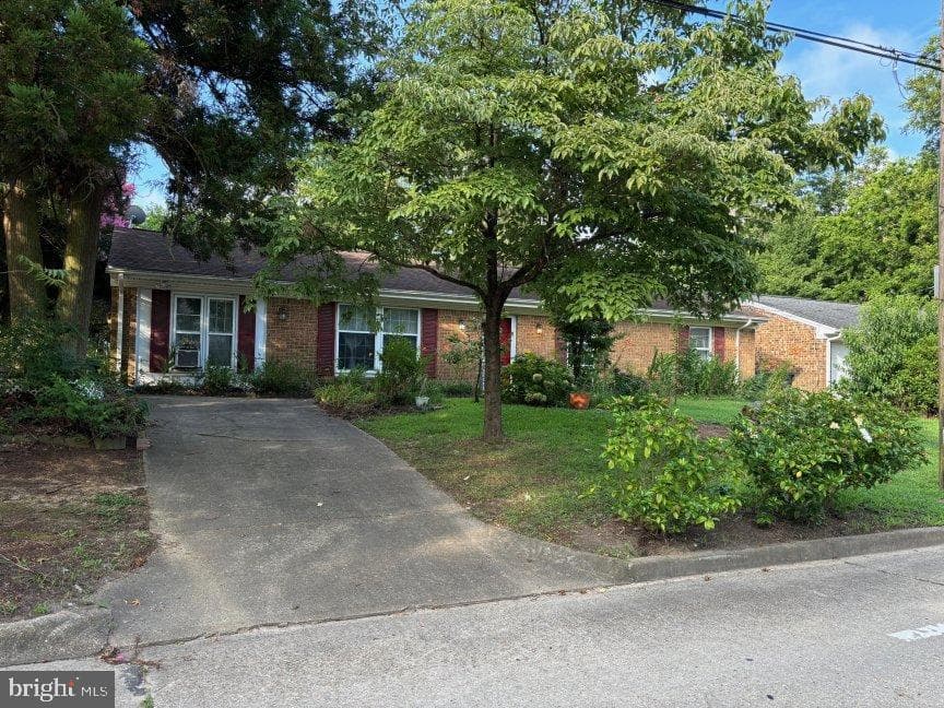 125 W Bay Avenue W photo 1